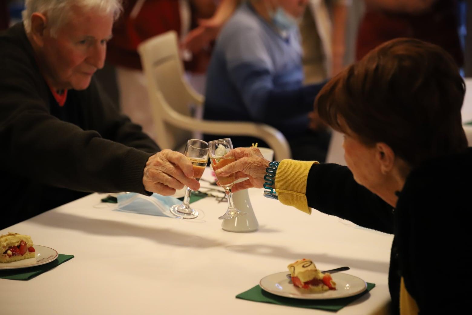6 Centenaires au sein de Maisons de Famille Les Etangs