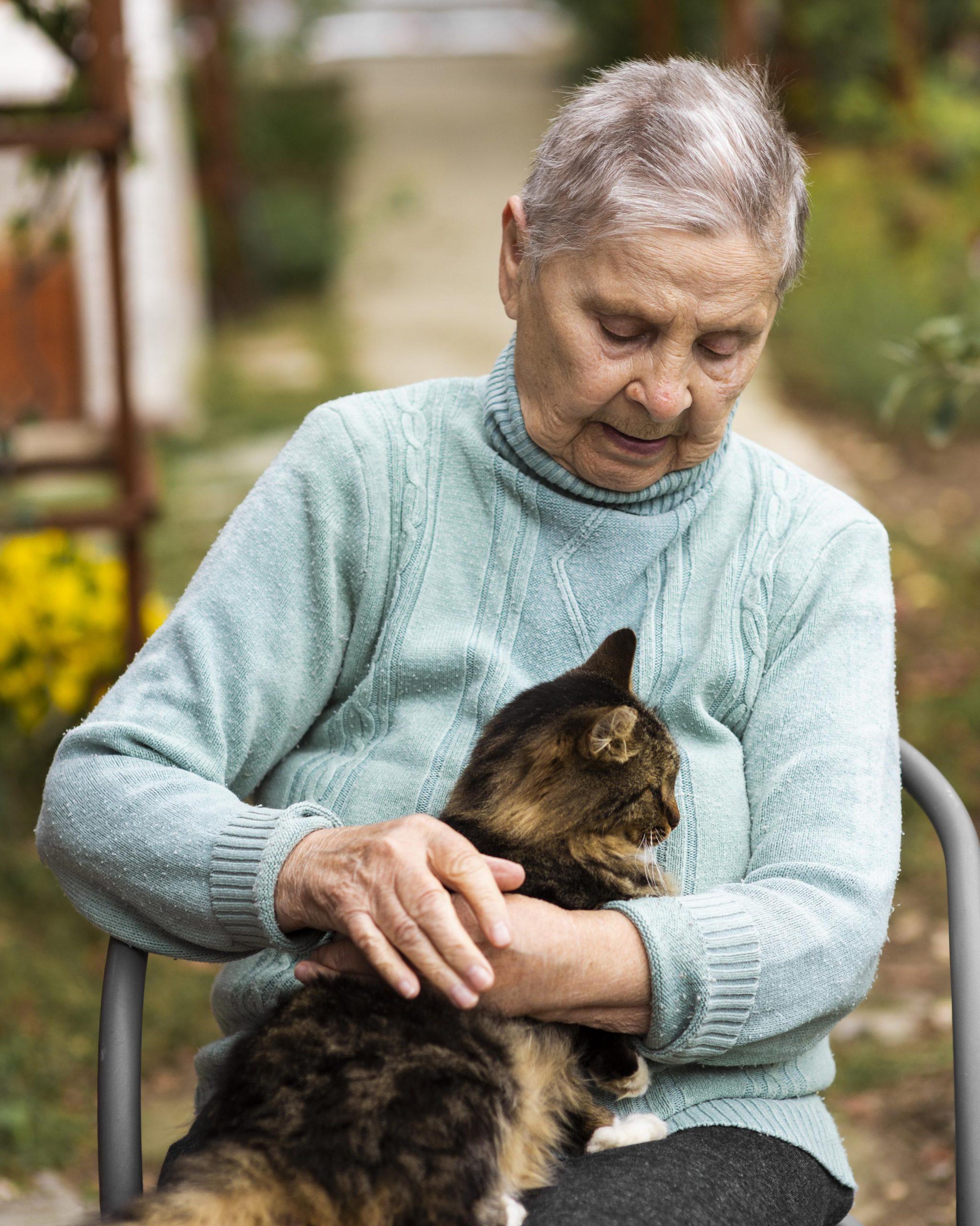 Les bienfaits de la médiation animale pour les résidents en maison de retraite